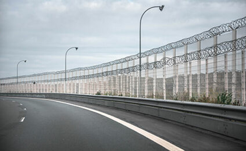 Port of Calais expansion begins as France pledges to shut down The Jungle Calais-wall
