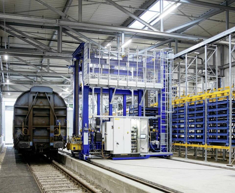 On track to the future of automotive logisticsGroup Logistics has increased rail transport between battery suppliers, battery assembly and vehicle production locations rail_battery_logistics