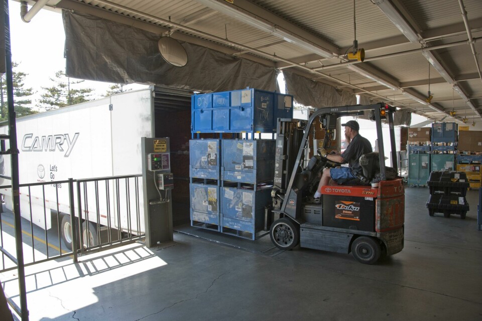 Service parts tend to move to large warehouses and fan out to hundreds of dealer locations 2013_Toyota_Forklift_to_truck