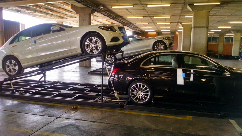 Kar-Tainer’s singe-unit external loaded cassette system has been developed to allow for efficient and safe loading of cars in containers at volume IMG_20150901_095846916_HDR