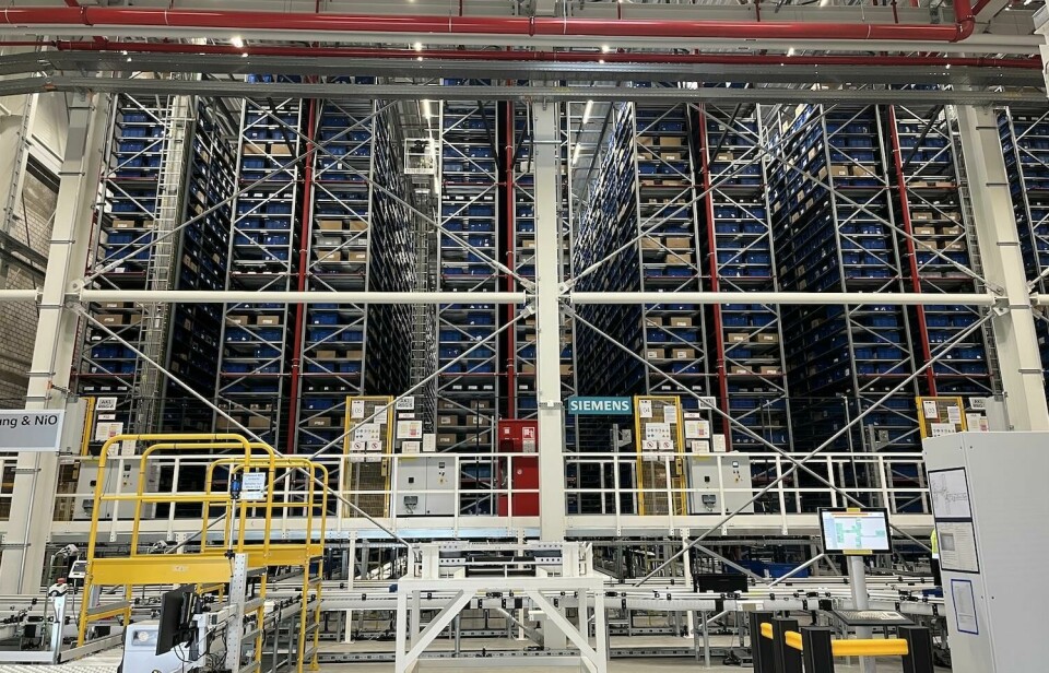 VW’s high-bay warehouse in Emden has capacity for 16,000 large and 70,000 small load carriers VW_Emden high-bay warehouse