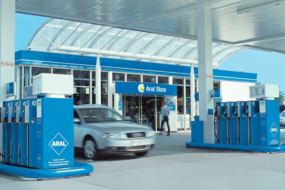 In Germany, BP’s subsidiary Aral Pulse has installed 500 EV charging facilities at BP gas stations 7500995974_d4bd841191_k