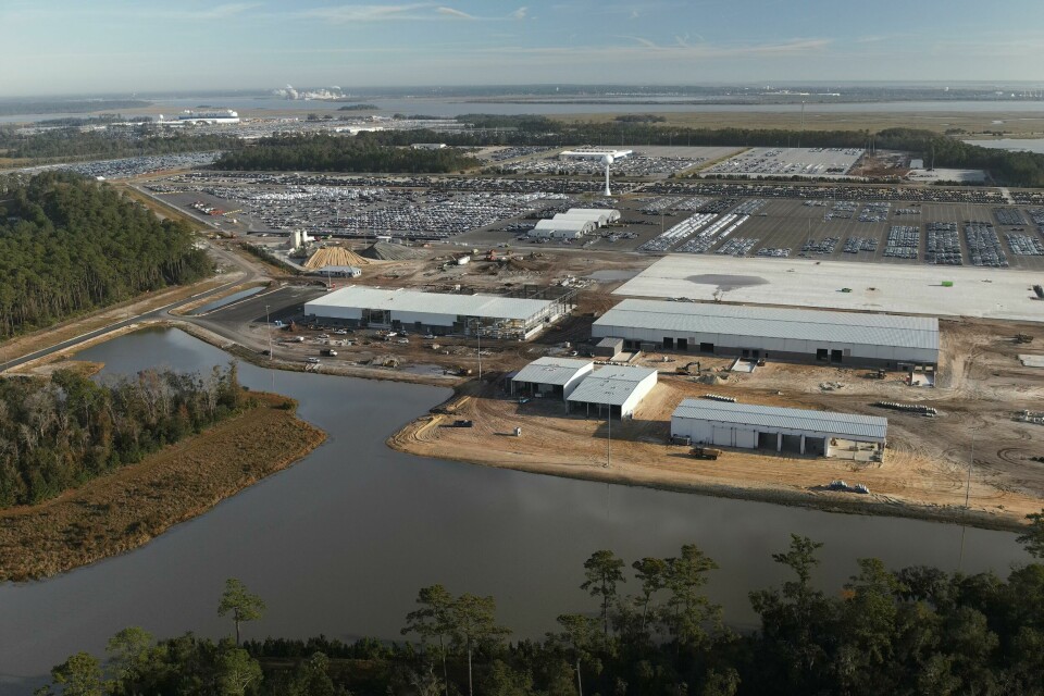 Three warehouses, each around 9,300 sq.m and used for fitting components onto high and heavy equipment, have also been completed TransDevelopment Photo 7