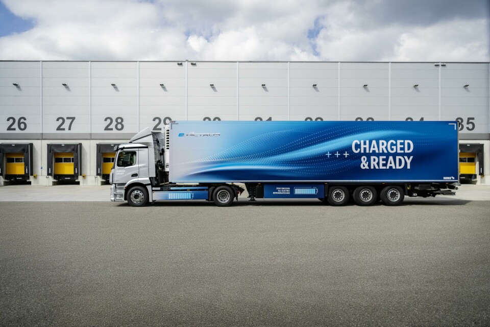 Daimler Truck has recently announced plans to completely electrify delivery traffic to its largest truck plant by the end of 2026 Daimer_etruck