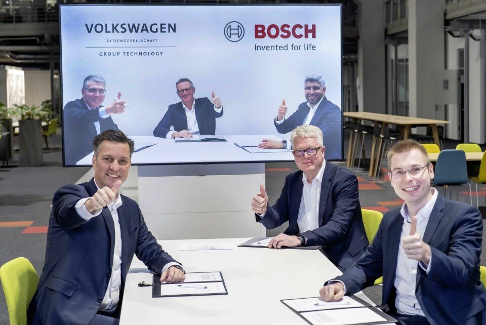 (Front row, left to right, from VW): head of technology, Thomas Schmall, head of battery group, Frank Blome, head of battery cell operations Sebastian Wolf (back row, from Bosch): general manager of manufacturing solutions, Günter Krenz, head of Bosch, Rolf Najork, and assistant to the board of management, Aemen Bouafif VW_Bosch