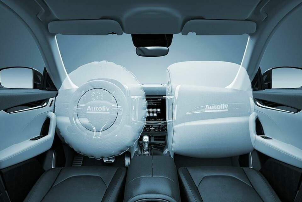 Increasing transparency along the supply chain is necessary to reduce risks Products_Interior_DAB+PAB_in car_blue