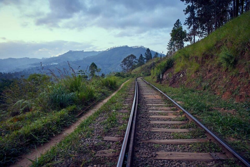 Threadbare trade on the Silk Road RZD_rail_image_empty_track
