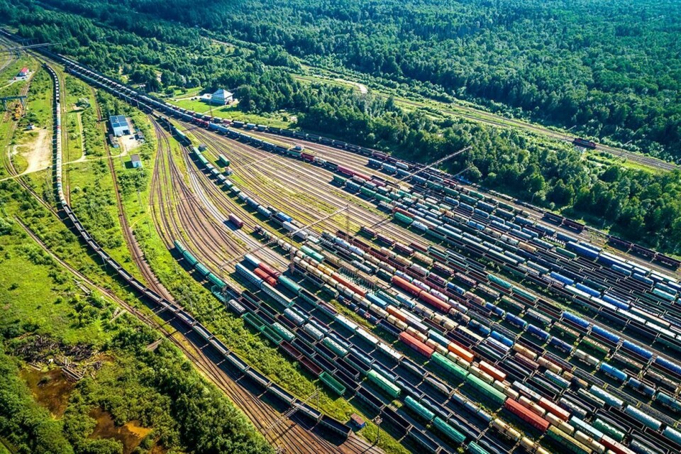 An estimated 1.46m containers of goods were carried by train between China and Europe last year, mainly through Russia RZD_Bekasovo marshalling yard Moscow-2