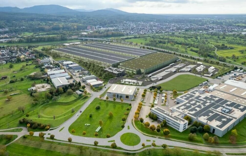 Mercedes-Benz’s International Consolidation Center in Germany Mercedes-Benz’s International Consolidation Center in Germany
