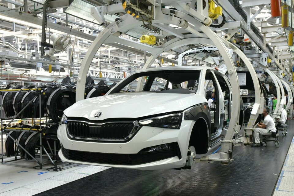 Skoda, owned by Volkswagen, is halting production at its Kvansiny plant due to a shortage of parts because of the flooding Skoda factory conveyor