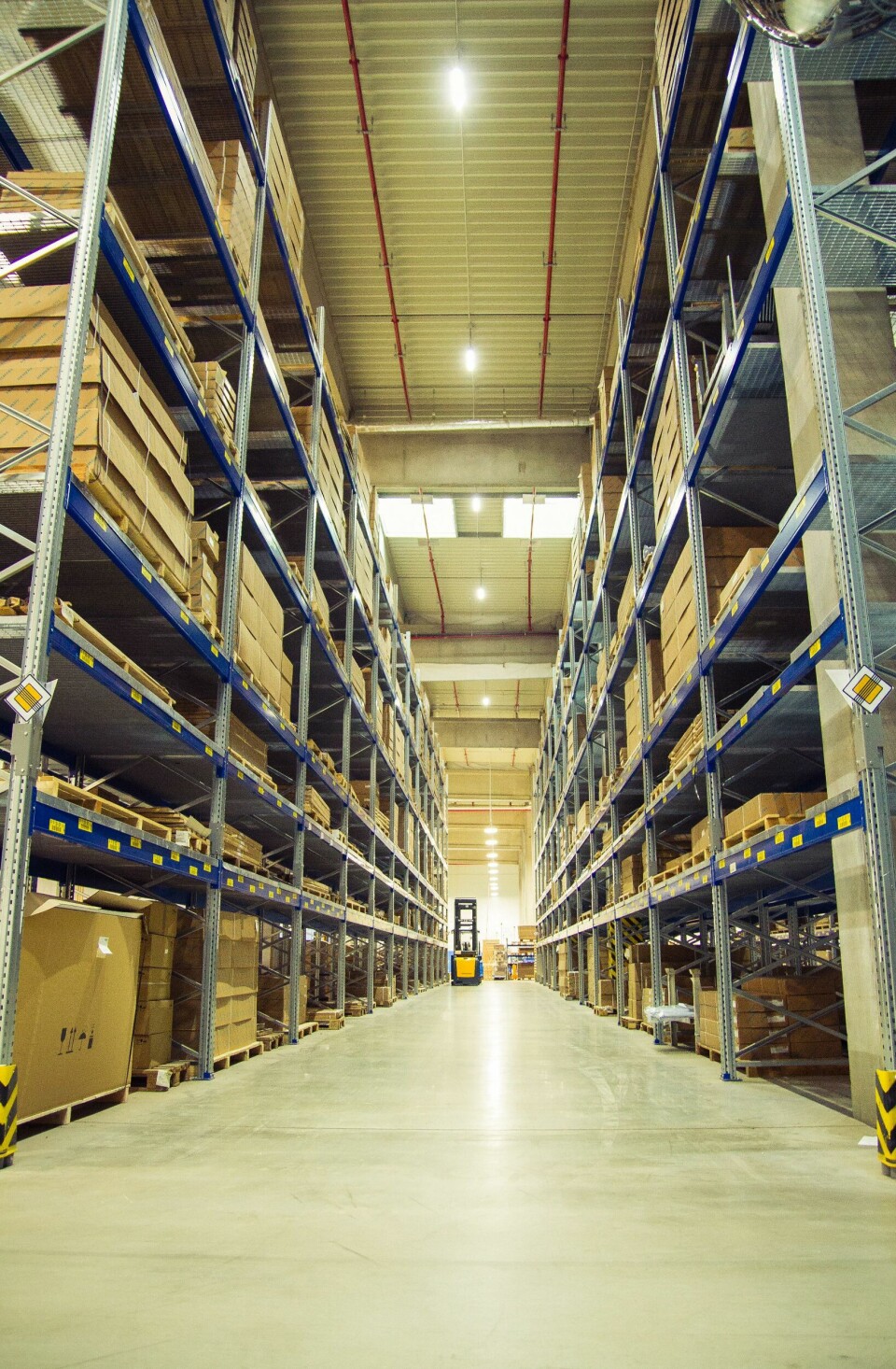 Hellmann Worldwide Logistics Dubai Warehouse Hillmann Worldwide Logistics Dubai Warehouse 1 (1)