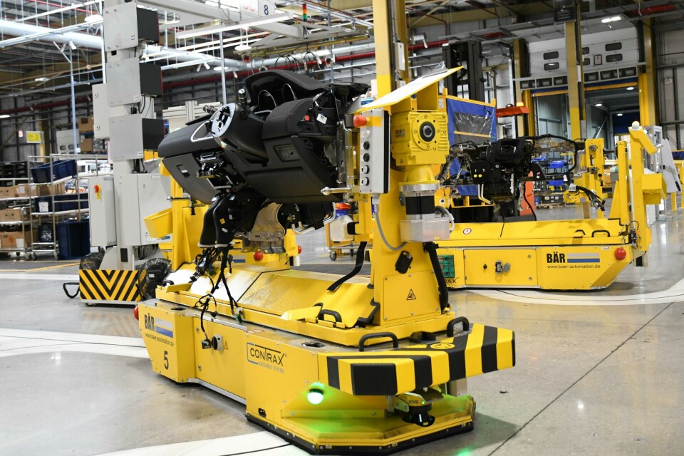 Building more resilient supply chains with technology integration from the top IAC-uses-AGVs-for-cockpit-assemby-in-Halewood