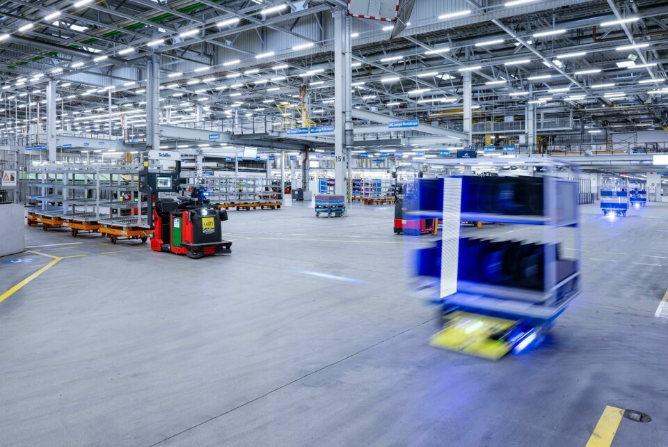 Driverless, automated or autonomous transport systems handle the majority of in-plant parts moves at BMW Regensburg BMW_intelligently-connected AGVs 02
