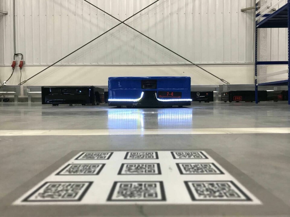 Daimler China has introduced a robot called Bixi to improve efficiency at its parts distribution centres. Credit: Daimler Bixi, Daimler China