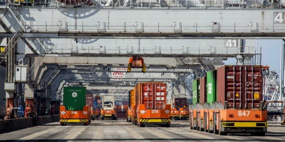 Hutchinson is currently the majority stakeholder in ECT Rotterdam ECT Rotterdam Hutchinson