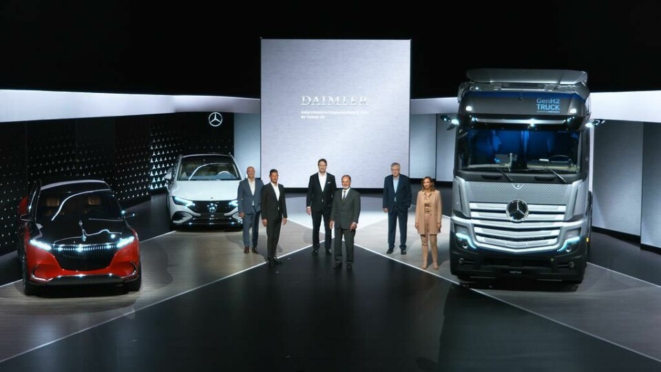 Daimler separates business into strategic management of cars and trucks Daimler_21C0489_09
