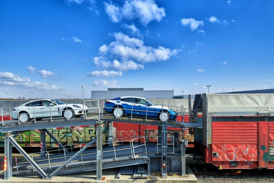 Porsche turns to ICL for better visibility on vehicle deliveries Bahnverladung_Porsche_Panamera_1_Porsche_Leipzig