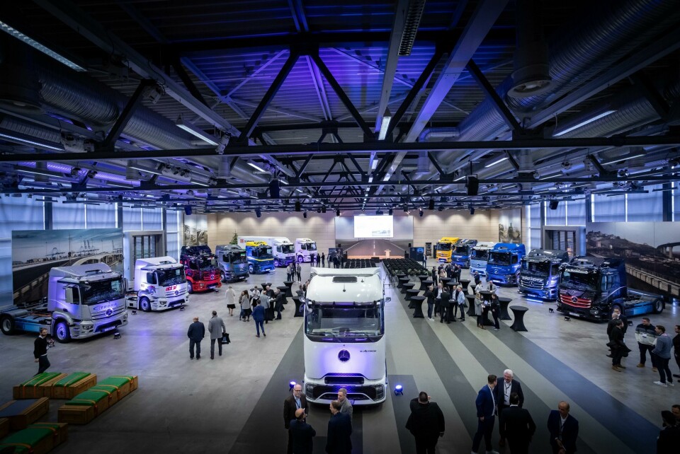 The first 12 eAtros 300 trucks were handed over at a special event held at the Wörth truck plant eAtros_300_Wörth_003