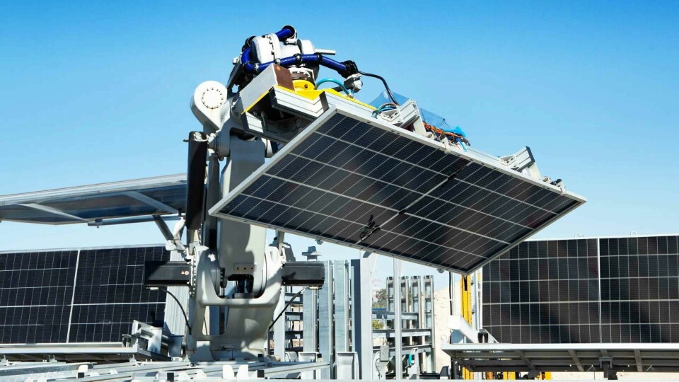 Hyperflex, Comau’s automated solar panel installationThe company’s Hyperflex system aims to automate manufacturing processes, allowing operators to install up to 30% more modules per hour. This efficiency boost translates into a 25% reduction in time-to-market and cost savings of up to 35%. At the same time, Comau is expanding its sustainability efforts through its participation in the EU’s Reinforce project, developing automated disassembly processes for electric vehicle and stationary battery packs. Comau's automated solar panel installation