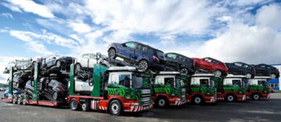 Out of the light and into the night Stobart_car_carriers