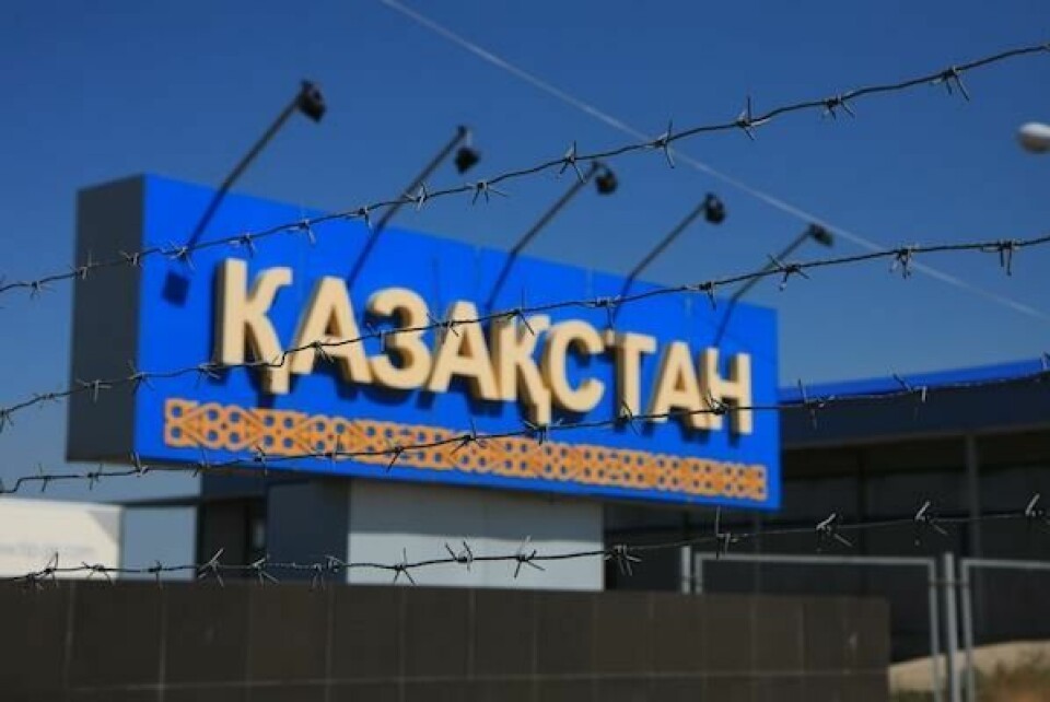 Car industry in Central Asia on the verge of a production boom Border-Crossing-entering-kazakhstan