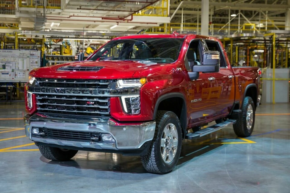Chevrolet Silverado HD SilveradoHDReveal04