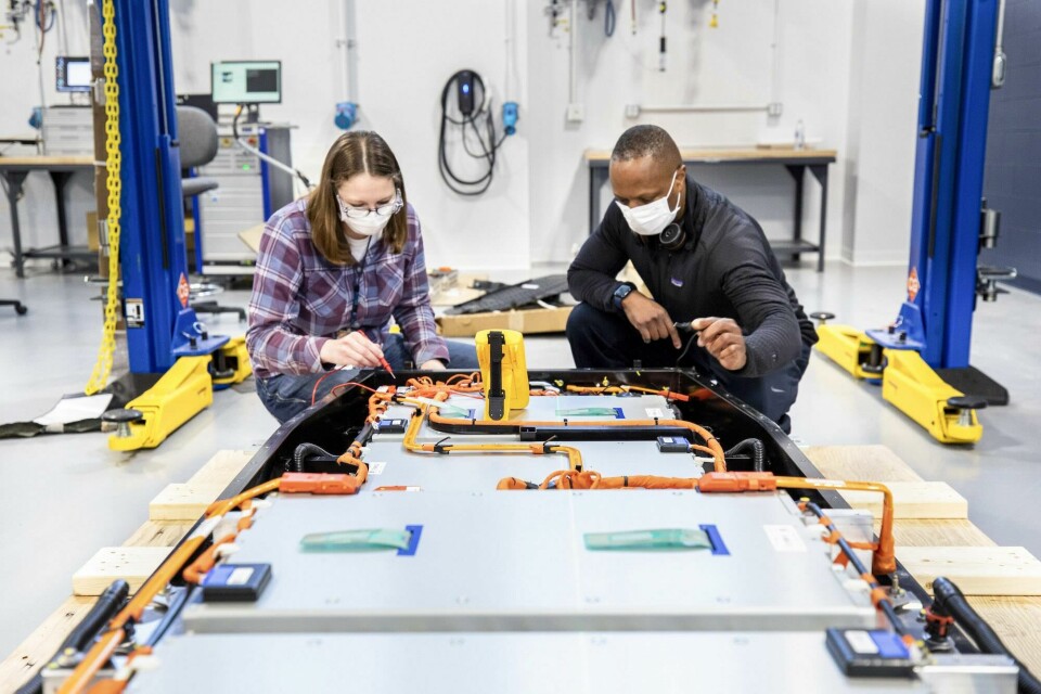 Battery researchFord’s Allen Park Battery lab has analysed more than 150 different types of battery cells FordBatteryFacility_AllenPark_11