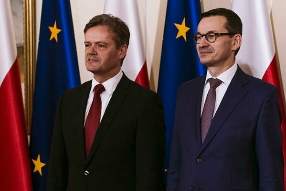 Markus Schäfer (left), Mercedes-Benz Cars divisional board member with responsibility for production and supply chain, with Polish prime minister, Mateusz Morawiecki Mercedes-Benz Cars baut Batteriefabrik im polnischen JaworMercedes-Benz Cars to build battery factory in Jawor, Poland