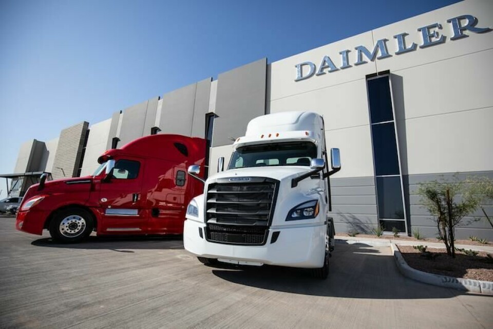 Daimler Trucks North America inaugurates tenth PDC DTNA_Arizona_hires
