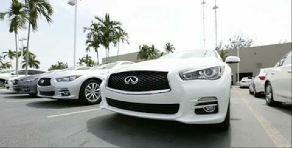 Low vehicle inventory pushes up prices in US 280829_infiniti_dealership_36706