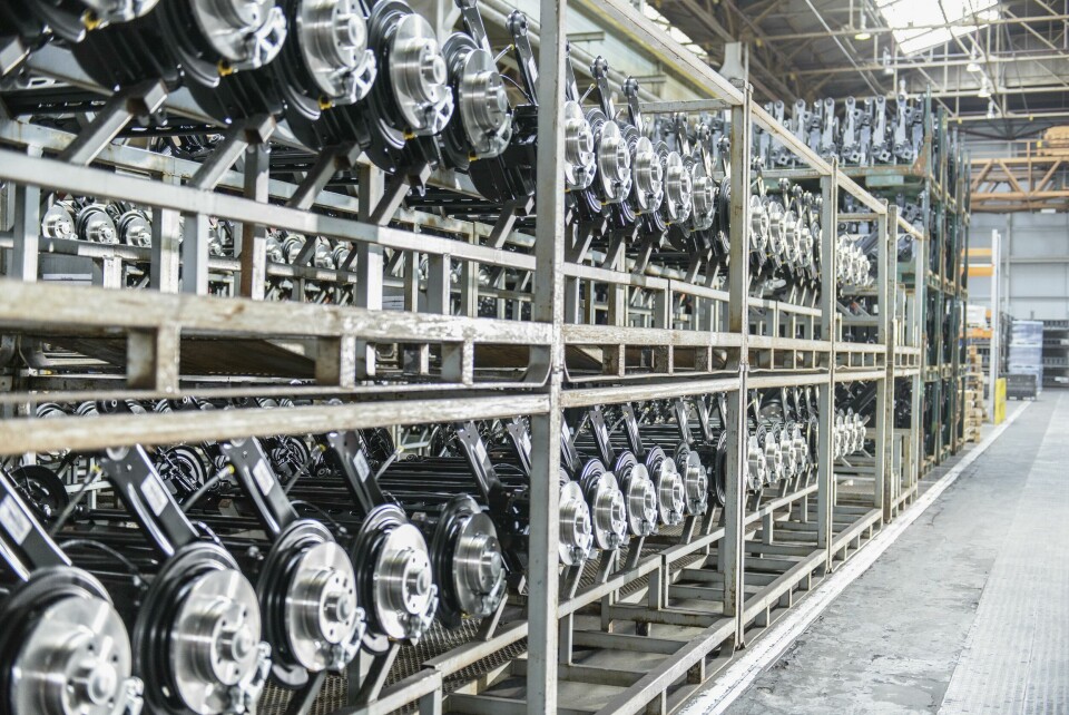 Large number of axles on shelving unit in car plantDP World is using advanced data analytics to forecast and optimise inventory, ensuring the right parts are always on hand Large number of axles on shelving unit in car plant