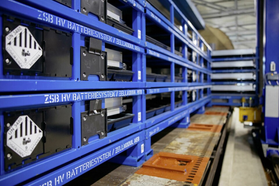 Brunswick will be supplying 500,000 battery systems a year for delivery to Zwickau at full production Battery packs on a train Volkswagen