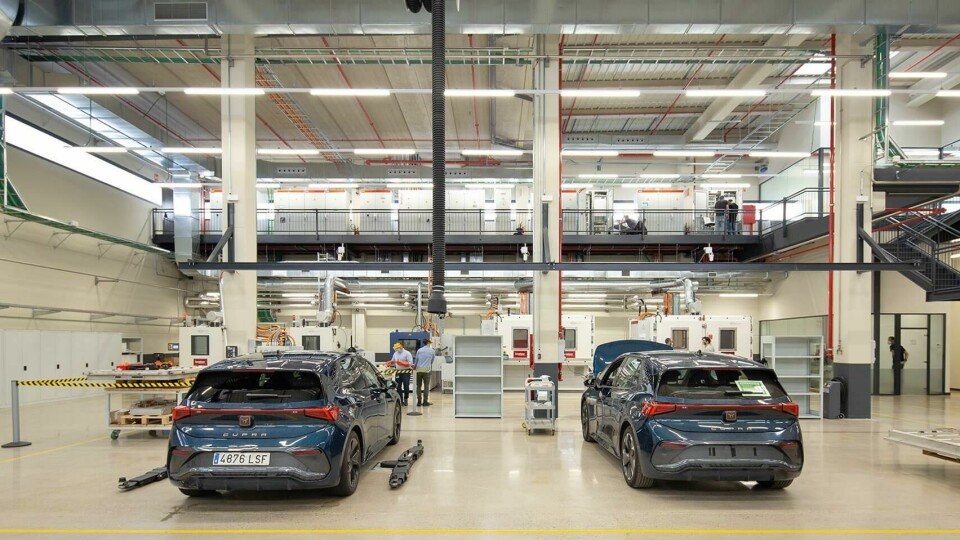 Seat’s invested €7m in its battery research and development centre for electric and plug-in hybrid cars. seat-battery-research-centre-03