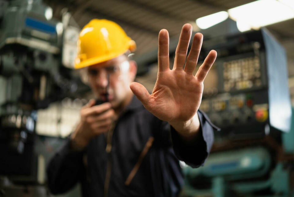 Calling stop on automotive supply chains: how long can companies survive the Covid-19 crisis? Europe and North America plant closures