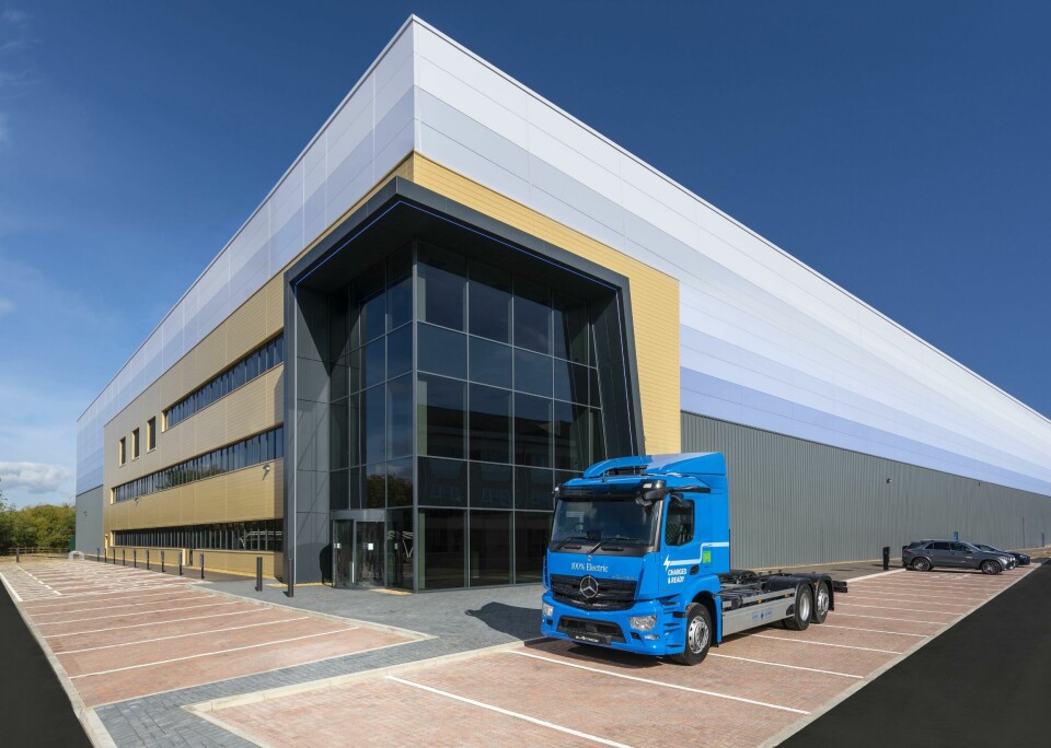 Mercedes-Benz Trucks’ Milton Keynes service hub and distribution centre Mercedes Benz Trucks Milton Keynes service hub and distribution centre