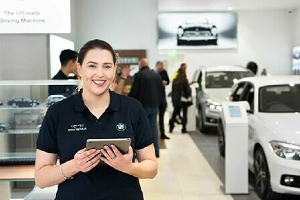BMW’s first UK Urban Store at the Bluewater shopping centre in Kent offers ‘product geniuses’ to assist customers during their browsing experience P90301514_highRes_bmw-s-first-uk-urban