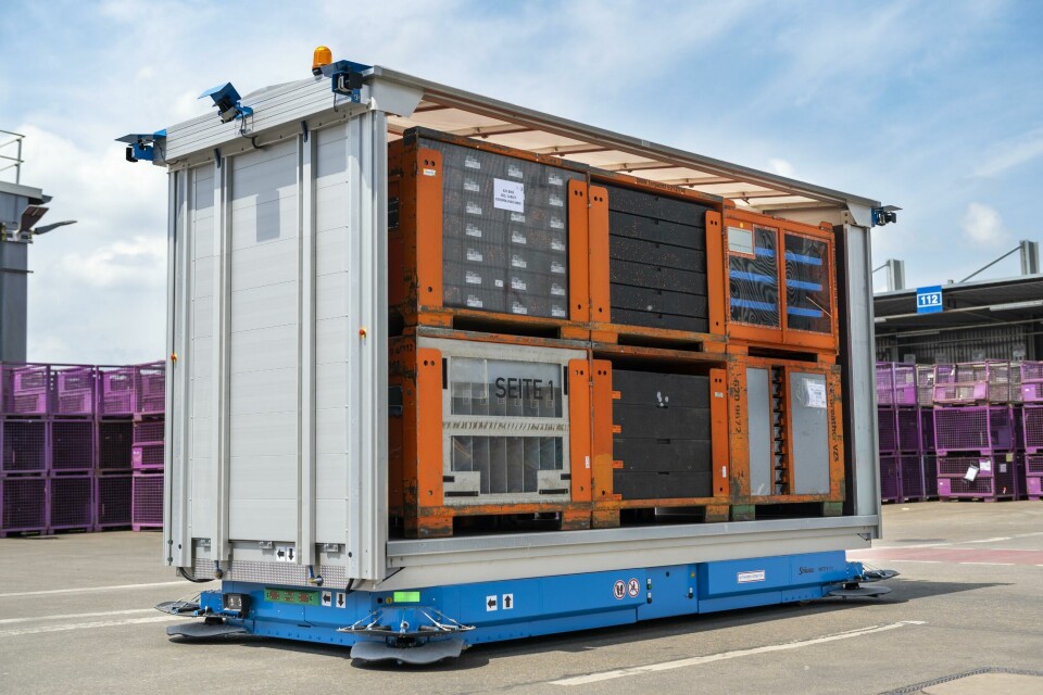 BMW already uses AI algorithms to steer in-plant logistics, as well as to manage returnable container loops. It has also strengthened its central control tower in Munich, and increased regional connections to feed in data P90436979_highRes_automated-moving-car