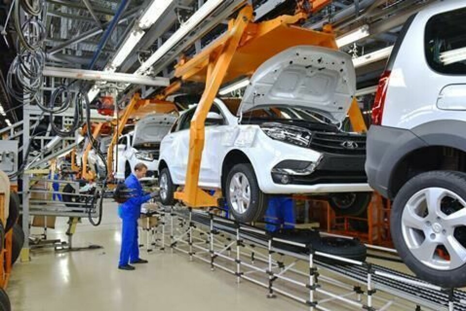 Avtovaz has recently announced that it plans to start assembling finished vehicles without ABS, ESP or airbags 280577_avtovaz_assembly_359868