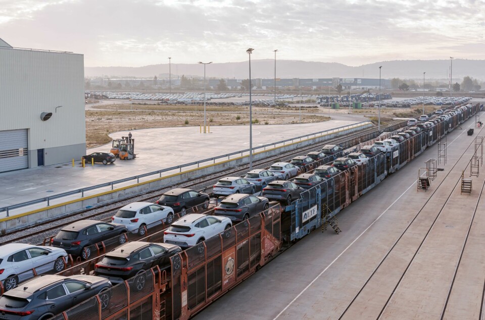 VW Autoeuropa factor in PalmelaThe new line will deliver vehicles directly to the Palmela factor before being transported to the Azambuja distribution depot VW Autoeuropa factor in Palmela