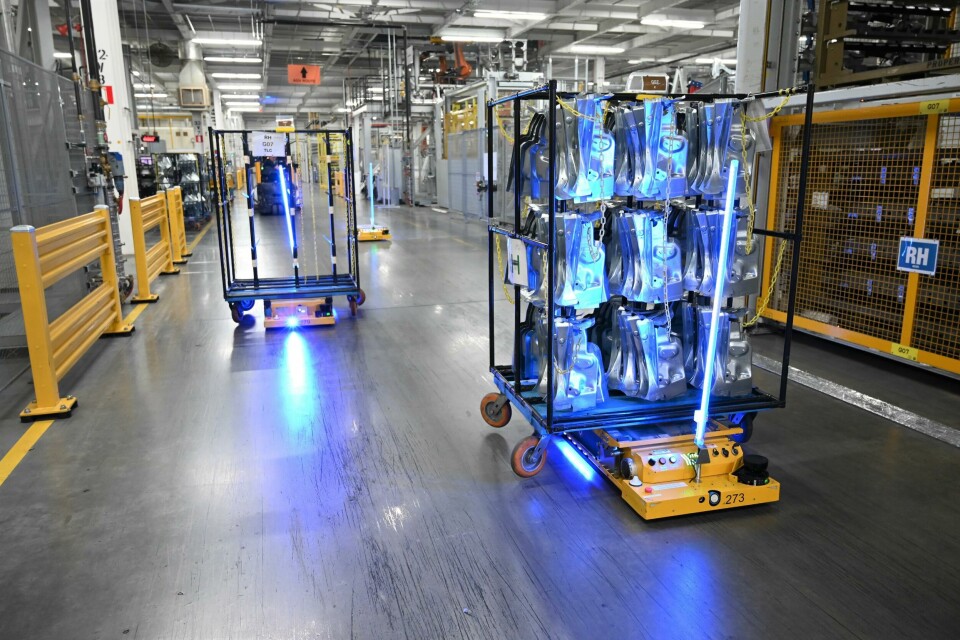 BMW rides the path of logistics automation BMW STR3