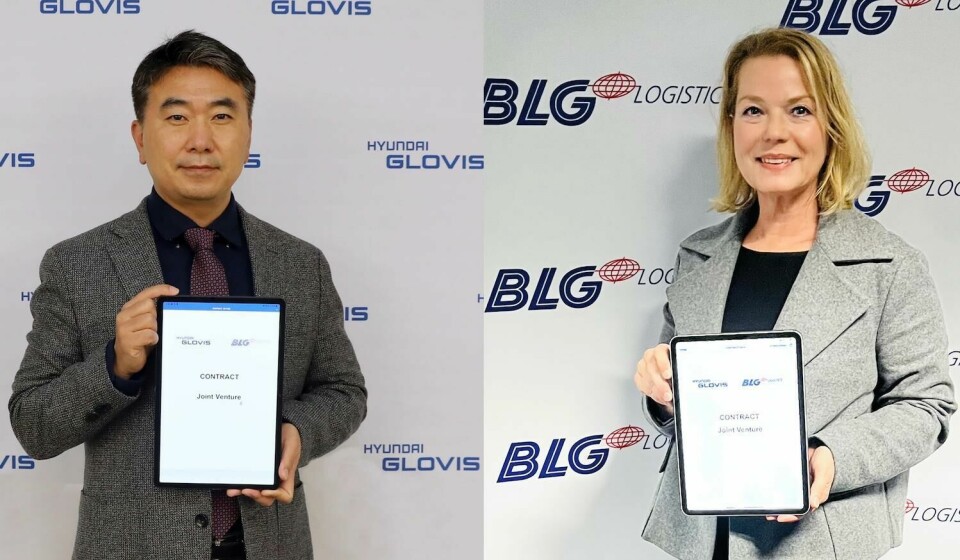 Tae Woo Kim, managing director, Hyundai Glovis (left) and Andrea Eck, CEO of BLG Logistics’Automobile division Hyundai-Glovis-BLG-JV