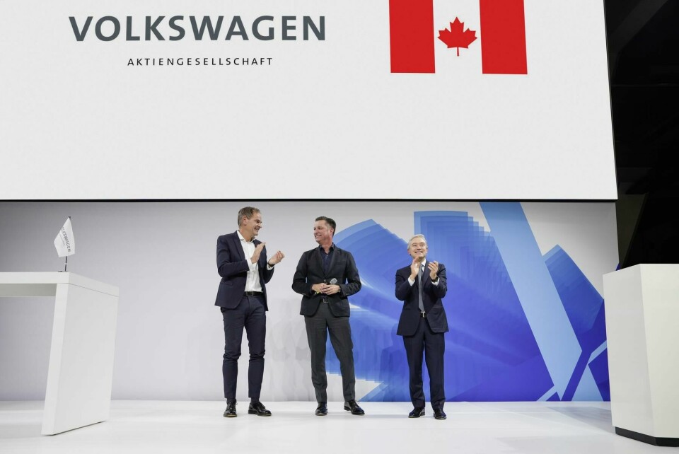 (l to r) Oliver Blume, CEO VW Group; Thomas Schmall, board member for technology; François-Philippe Champagne, Canada’s Minister of Innovation, Science and Industry VW_BLome_Schmall_Champagne