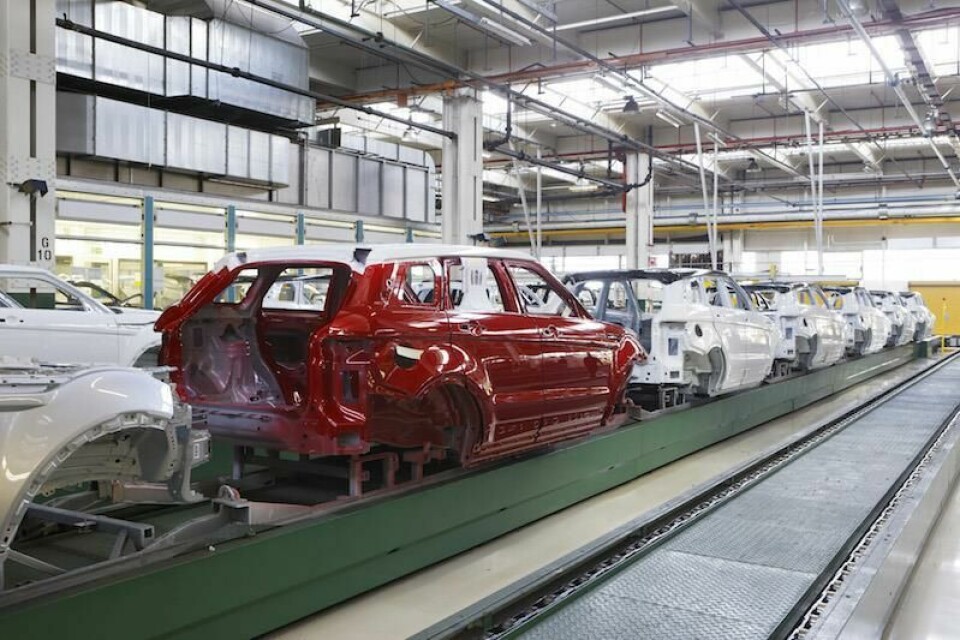 SMMT warns of ‘no deal’ cost after Brexit blow halewoodpaint006