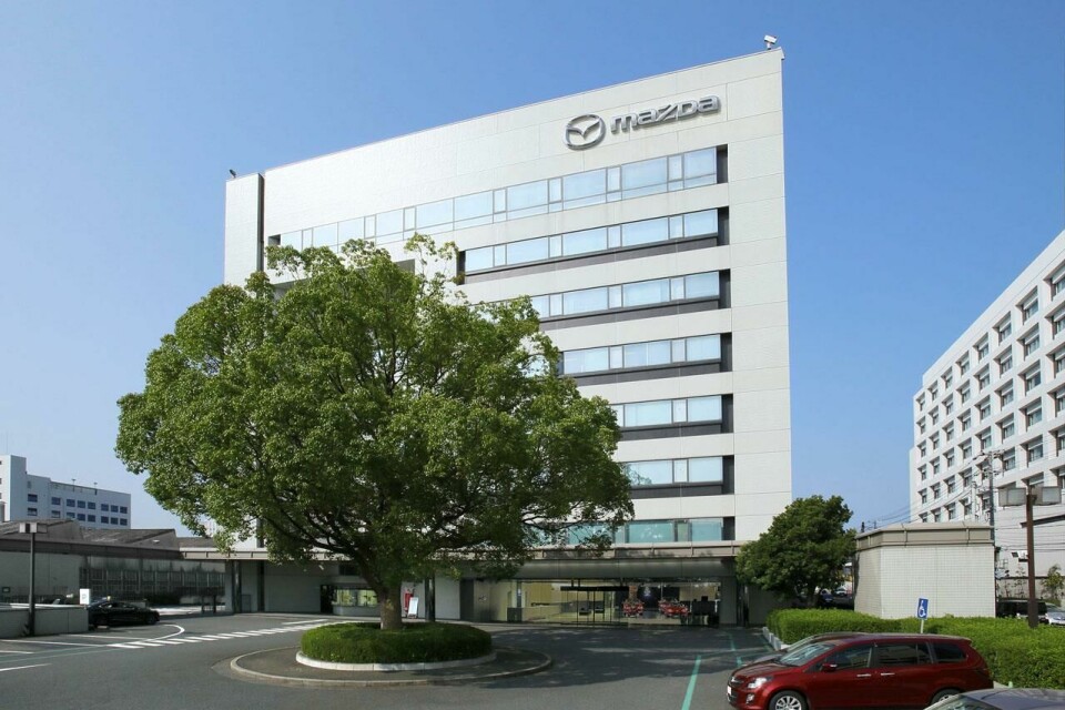 Mazda curbs production during coronavirus crisis 20180427