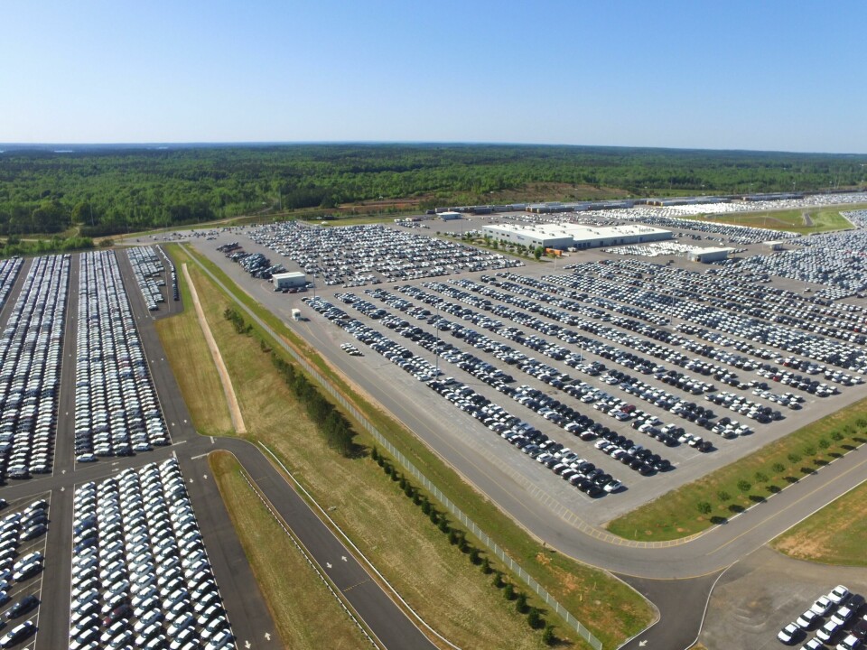 Vehicle Processing Centres (VPCs)Steve Robb, CEO of software provider Cognosos, believes that the finished vehicle industry is still struggling to locate inventory and assets. VPC