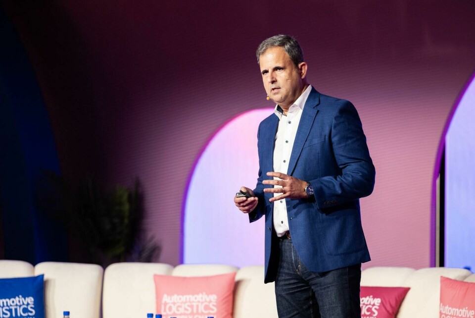 Amid global disruptions like the pandemic, semiconductor shortages and geopolitical conflicts, Paulo Monteiro, head of logistics for VW Group of America Chattanooga Operations, discusses how the plant adapts through enhanced visibility and resilient logistics strategies. Paulo Monteiro, head of logistics for VW Group of America Chattanooga Operation_ALSC Global 2024