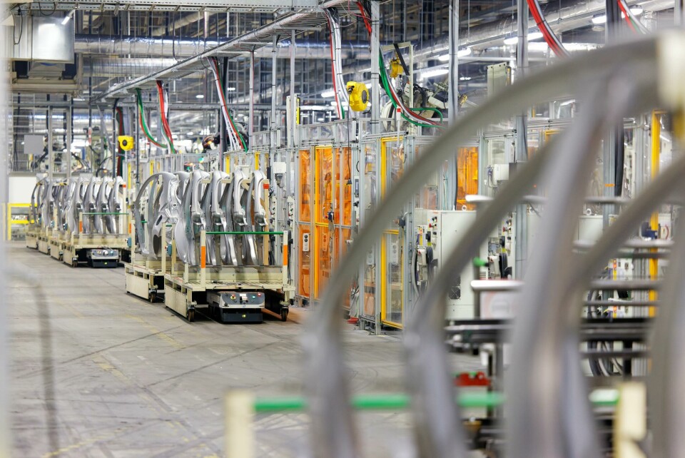 Toyota Motor Europe uses AGVs to transport parts at its plant in France newautomatedguidedvehiclestotransportpartscopysamueldhote
