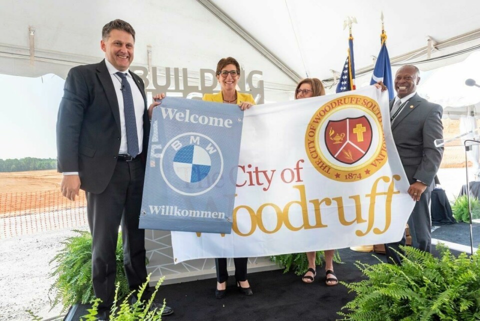 A local pillar in the EV supply chainBMW’s Robert Engelhorn (left), Ilka Horstmeier and Woodruff Mayor Kenneth Gist BMW Woodruff ceremony with mayor