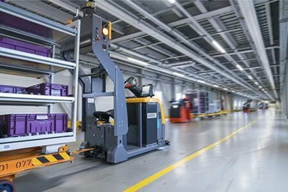 Autonomous transport, including driverless tugger trains, are already in place at a number of BMW’s plants in Germany, with plans to expand their use 04_Autonomous tugger trains Dingolfing