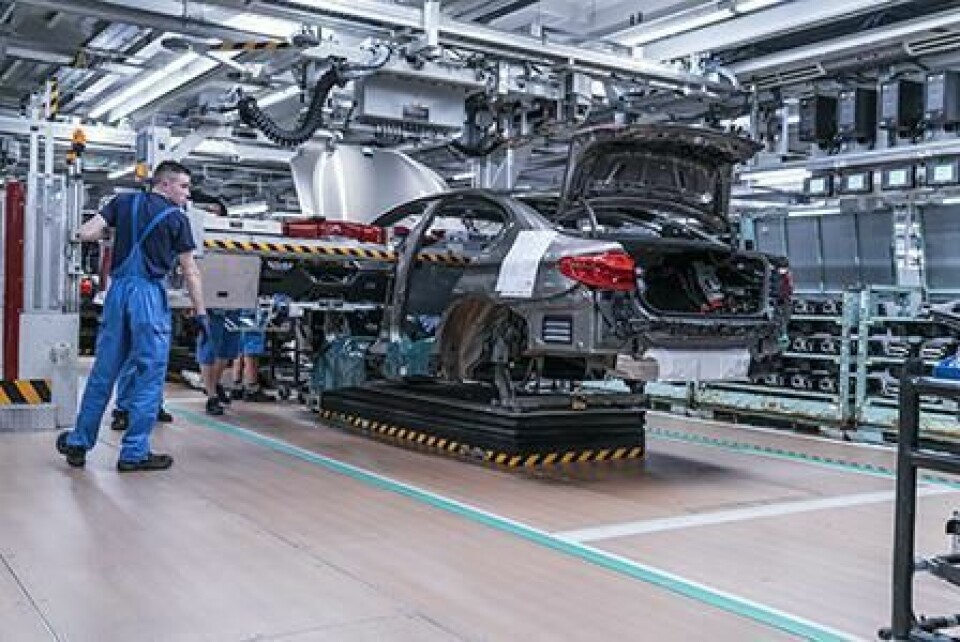 With multiple manufacturing sites for several models, BMW is increasing its use of ‘pearl chain’, long distance just-in-sequence deliveries, which allow it to use the same supplier locations for several plants P90237951_highRes